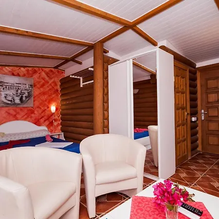 Ecovillaclub Szálloda 3*